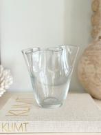 Zakdoekvaas / zakdoek vaas met organische vorm, Gebruikt, Overige kleuren, Ophalen of Verzenden, Glas