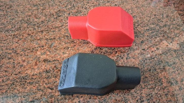 12 st. accuklemkappen 10-70 mm2 rood en zwart / accupoolkap, Auto-onderdelen, Accu's en Toebehoren, Nieuw, Ophalen of Verzenden