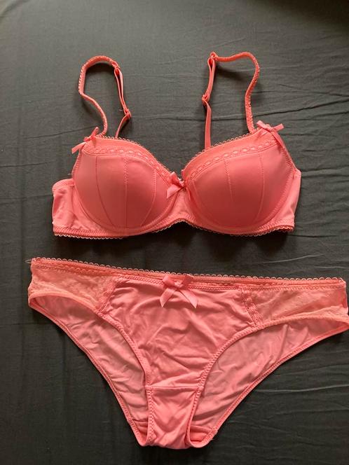 Prachtig No Secret setje, maat 75A/S, Kleding | Dames, Ondergoed en Lingerie, Setje, Roze, Ophalen of Verzenden