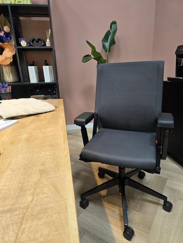 Haworth Comforto 5965 bureaustoel | Refurbished Bureaustoel beschikbaar voor biedingen