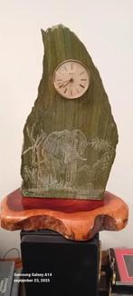 Vintage Verdite Tafelklok met geetste Olifant Russel Dlamini, Ophalen