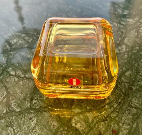 vitriini(yellow)
