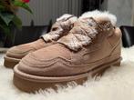 Schoenen te koop, Kleding | Dames, Schoenen, Ophalen, UGG, Beige, Nieuw