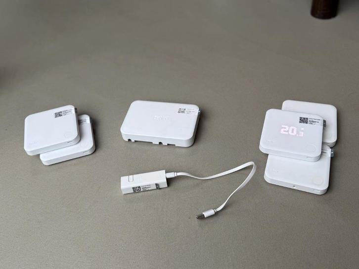 Tado thermostaten set – compleet (V2+V3+, sensoren, bridge), Doe-het-zelf en Verbouw, Thermostaten, Gebruikt, Slimme thermostaat