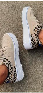 Nike. Air forse 1 saga., Beige, Nike, Nieuw, Ophalen of Verzenden