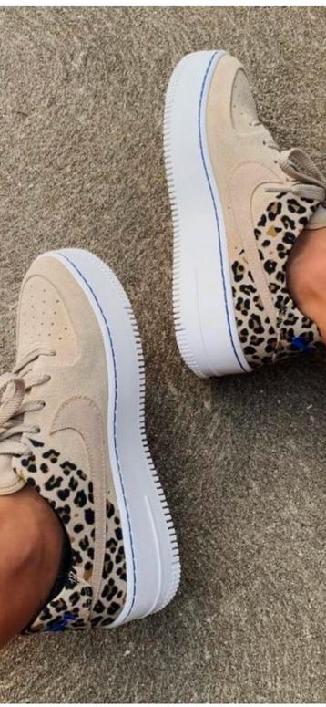 Nike. Air forse 1 saga. beschikbaar voor biedingen
