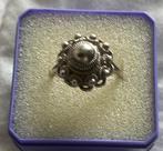 Vintage Zilverenkleur ring Grote Zeeuwse Knoop Ringmaat 17,5, Gebruikt, 17 tot 18, Dame, Zilver