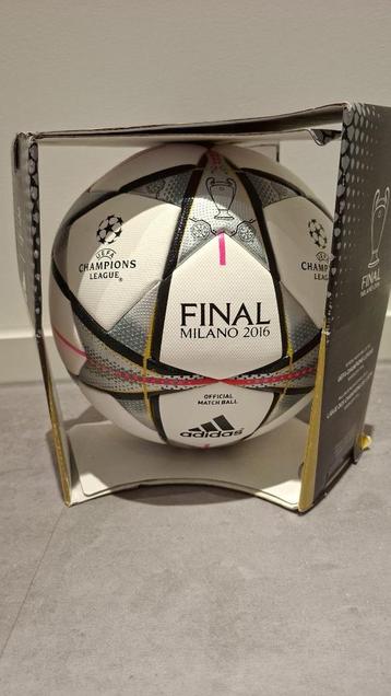 Adidas Finale Milano 2016 – Official Match Ball  beschikbaar voor biedingen