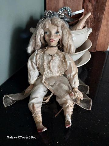 Antieke Sofadoll Boudouir Pop beschikbaar voor biedingen