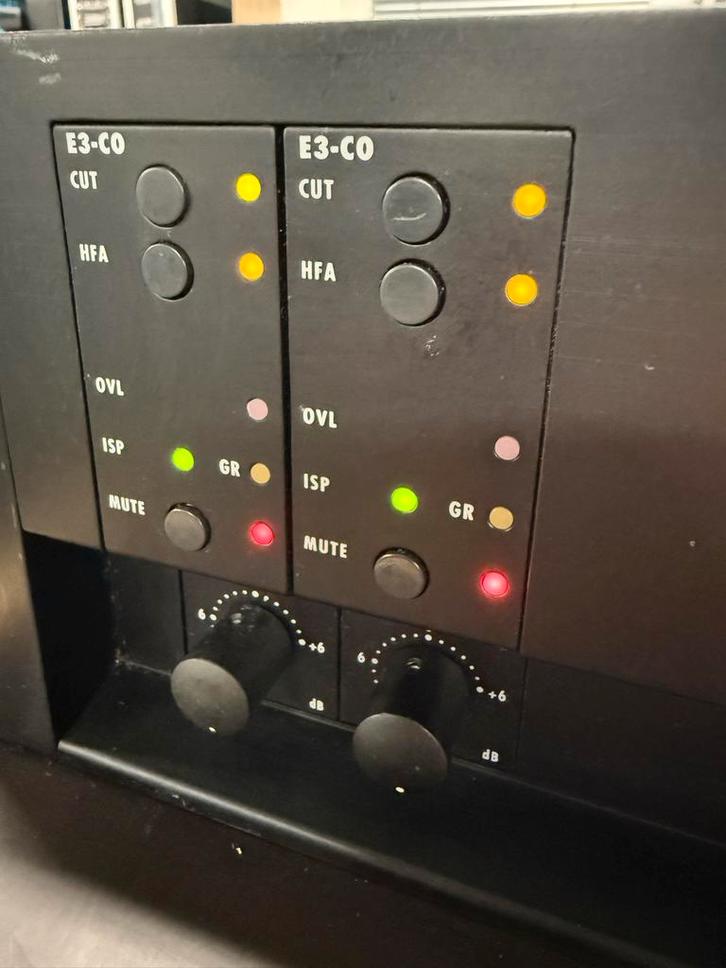D&B P1200L - Zeer Nette Staat, Audio, Tv en Foto, Professionele Audio-, Tv- en Video-apparatuur, Zo goed als nieuw, Audio, Ophalen of Verzenden