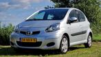 Super nette Toyota Aygo 1.0 12V Vvt-i 5DRS 2010 Grijs, Voorwielaandrijving, Stof, 4 stoelen, 68 pk