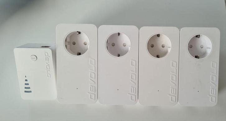 Devolo Powerline Set - 4 Adapters + WiFi Repeater AC, Computers en Software, Powerlines, Zo goed als nieuw, Ophalen of Verzenden