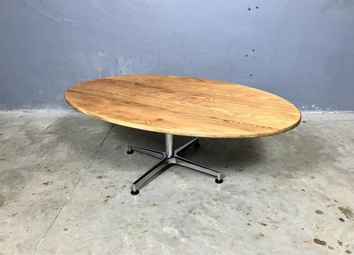 Sale: Salontafel ovaal vintage massief eiken chroom, Huis en Inrichting, Tafels | Salontafels, Zo goed als nieuw, Minder dan 50 cm
