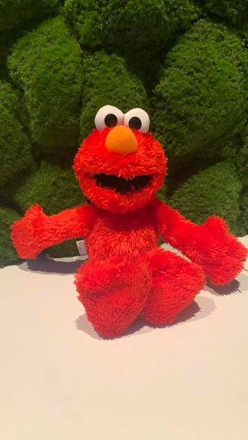 Mooie elmo knuffel sesame street. beschikbaar voor biedingen