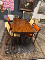 Vintage uitschuifbare tafel + 4 stoelen, Verzenden