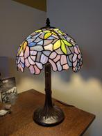 Tiffany-stijl lamp (tafellamp Tiffany), Huis en Inrichting, Lampen | Tafellampen, Ophalen, Art nouveau, brocante, Zo goed als nieuw