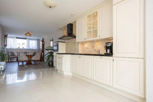 Keuken Compleet met Koelkast Vriezer Keramische Kookplaat, Huis en Inrichting, Keuken | Complete keukens, Gebruikt, Hoekkeuken