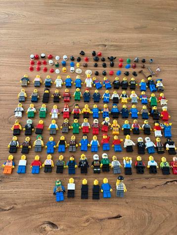 LEGO minifiguren verzameling beschikbaar voor biedingen