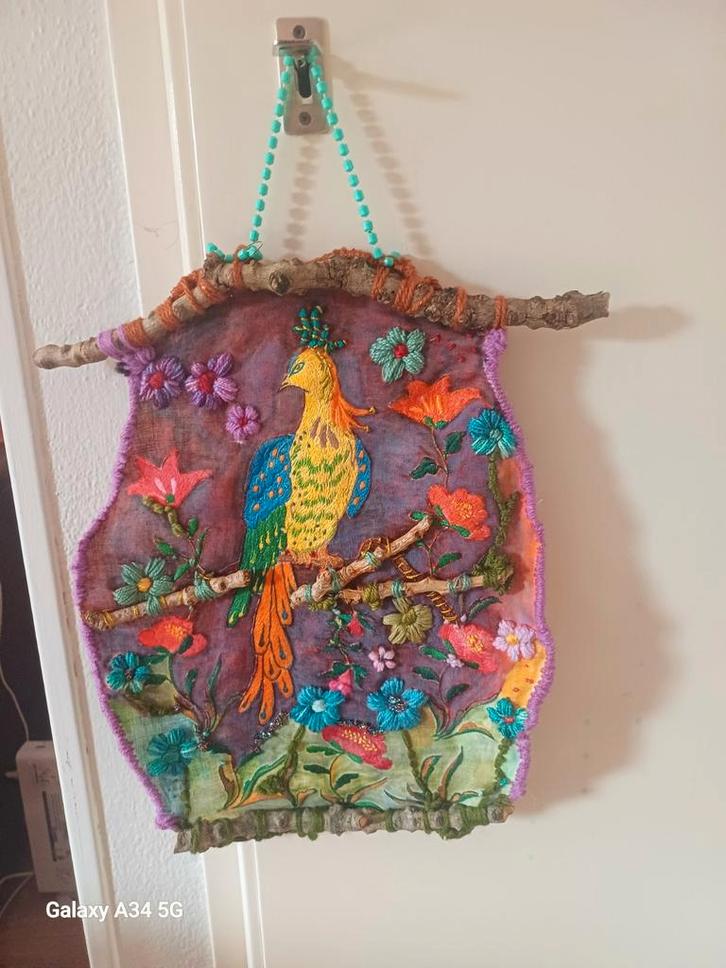 Geborduurde Vogel Wandhanger - Uniek en Decoratief, Antiek en Kunst, Antiek | Kleden en Textiel, Ophalen of Verzenden