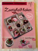 Zoetigheid haken - Astrid Meeusen, Hobby en Vrije tijd, Breien en Haken, Ophalen of Verzenden, Zo goed als nieuw, Haken, Patroon of Boek