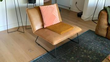 strakke fauteuil, zadelleer cognac