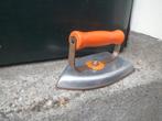 Vintage strijkijzer speelgoed kinderstrijkijzer metaal hout, Antiek en Kunst, Ophalen of Verzenden
