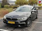 BMW 5-serie M550i xDrive High Executive PANO|360|LEDER|H&K|H, Auto's, Automaat, Lichtsensor, Gebruikt, 2000 kg