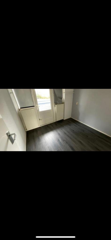 Nette kamer te huur in Almelo per direct voor een vrouw!, Huizen en Kamers, Kamers te huur