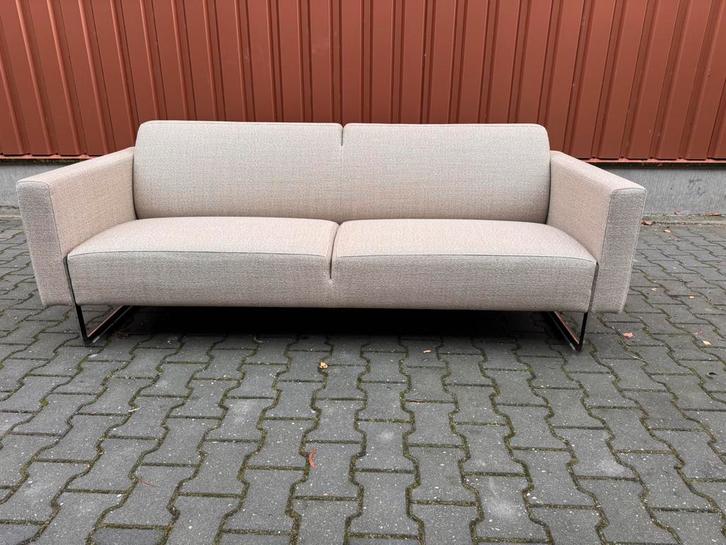 Artifort Mare 2,5 zits bank in nieuwstaat, Huis en Inrichting, Banken | Complete zithoeken, Zo goed als nieuw, Hout, Kunststof