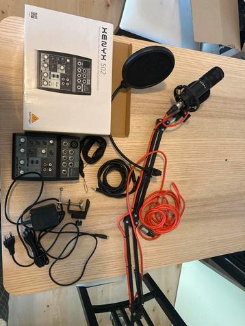Behringer Xenyx 502 Mixer + Microfoon Set beschikbaar voor biedingen