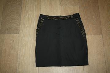 Mooie zwarte sexy rok met studs, maat 36 beschikbaar voor biedingen