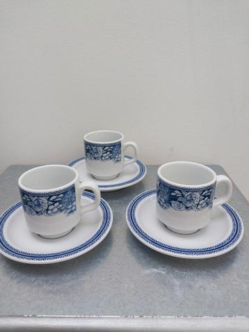 3 blauw/witte kop-en schotels Royal Mosa Holland  beschikbaar voor biedingen