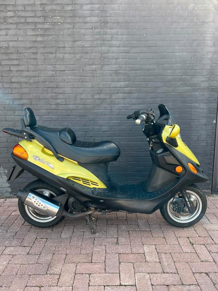 Kymco Dink Grand Dink Barnfind helemaal origineel Zeer Netje, Fietsen en Brommers, Scooters | Kymco, Zo goed als nieuw, Overige modellen