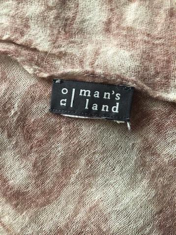 NO MAN's LAND . sjaal 200x200cm. roze/gebroken wit beschikbaar voor biedingen