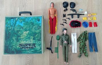 Vintage Super John KO Action Man koffer + accessoires beschikbaar voor biedingen