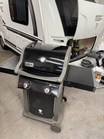 Weber Spirit 210. Super goede staat! Nauwelijks gebruikt beschikbaar voor biedingen