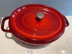 Staub la cocotte ovaal 31 cm heel erg goede staat, Huis en Inrichting, Keramische plaat, Overige materialen, Koekenpan of Braadpan