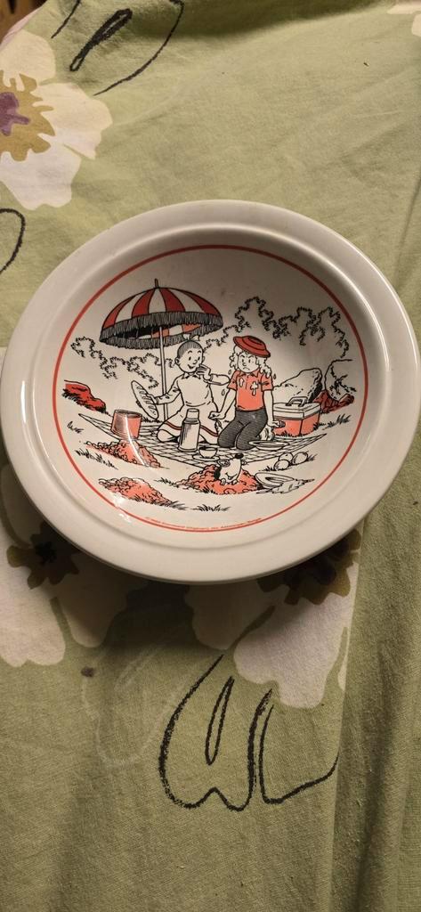 Suske en wiske schaaltje, Huis en Inrichting, Keuken | Servies, Gebruikt, Bord(en), Overige stijlen, Aardewerk, Ophalen of Verzenden