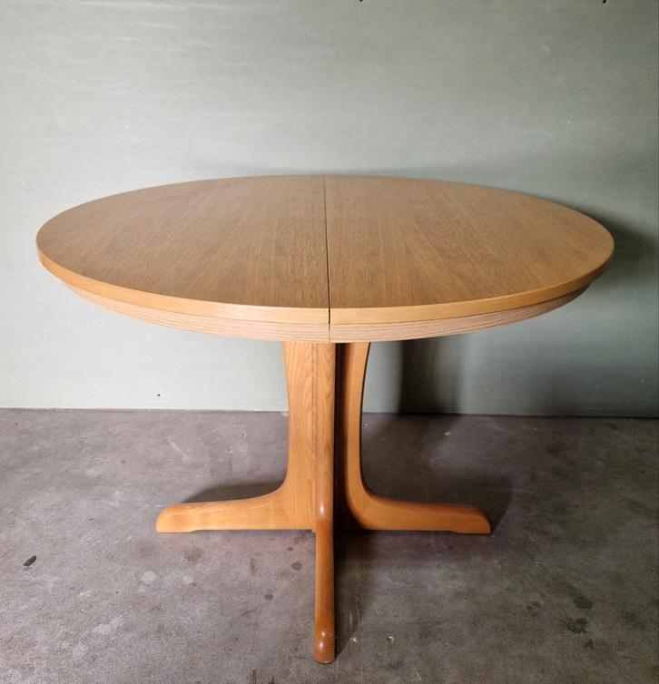 vintage ronde uittrekbare eettafel vintage tafel deense, Verzamelen, Retro, Huis en Inrichting, Ophalen of Verzenden