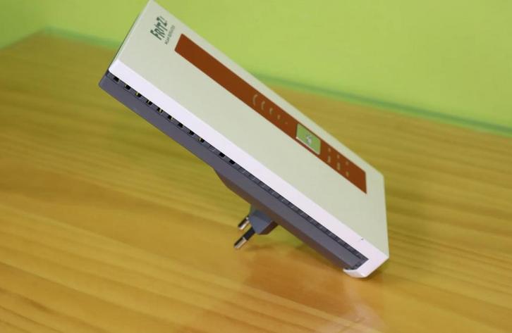 AVM Fritz repeater 1160 met handleiding. werkend te zien., Computers en Software, WiFi-versterkers, Zo goed als nieuw, Ophalen of Verzenden