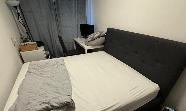 Bed with base, Huis en Inrichting, Slaapkamer | Bedden, Zo goed als nieuw, Tweepersoons, 180 cm, 200 cm, Hout, Grijs, Ophalen