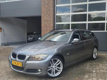 BMW 3-serie Touring 318i Business Line|Leer|Clima|Lm Velgen| beschikbaar voor biedingen