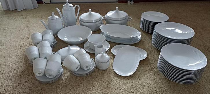 6 delig servies compleet met schalen, Huis en Inrichting, Keuken | Servies, Nieuw, Compleet servies, Overige stijlen, Porselein