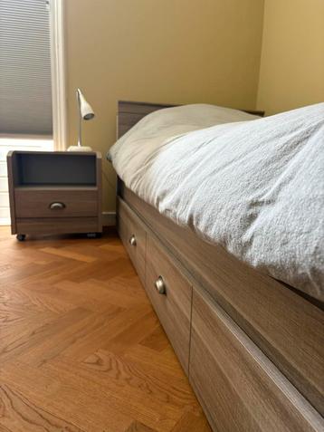 Tienerbed Largo met opbergla en nachtkastje beschikbaar voor biedingen
