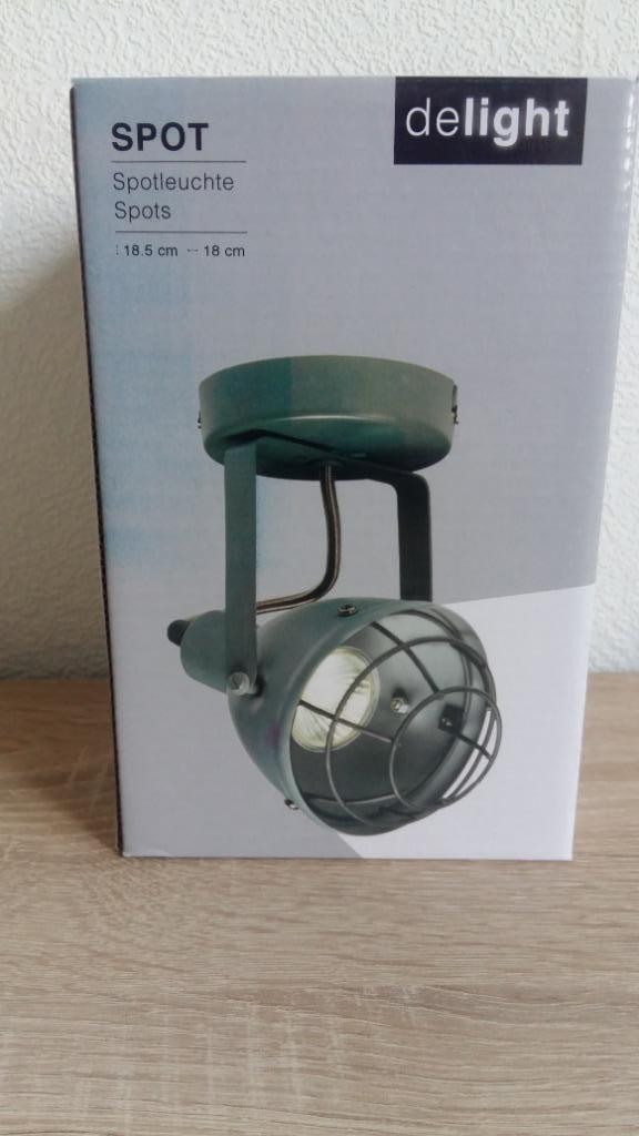 Moderne metalen ronde spot. 12 cm doorsnede., Huis en Inrichting, Lampen | Spots, Nieuw, Plafondspot of Wandspot, Metaal of Aluminium