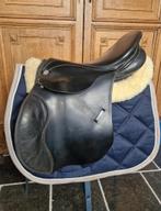 Super fijn springzadel • 17,5 inch • medium boom, Dieren en Toebehoren, Paarden en Pony's | Zadels, Ophalen of Verzenden, Springen