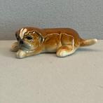 Goebel hondje liggend - porseleinen beeldje W. Germany, Ophalen of Verzenden, Zo goed als nieuw, Dier