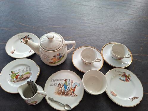 Antiek Engels kindertheeserviesje met Engelse gedichtjes, Antiek en Kunst, Antiek | Servies compleet, Verzenden
