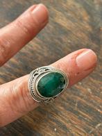 Zilveren smaragd ring, Nieuw, Groen, 17 tot 18, Ophalen of Verzenden