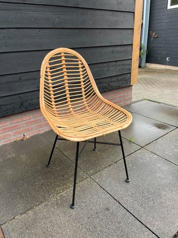 Eetkamerstoel rotan beschikbaar voor biedingen